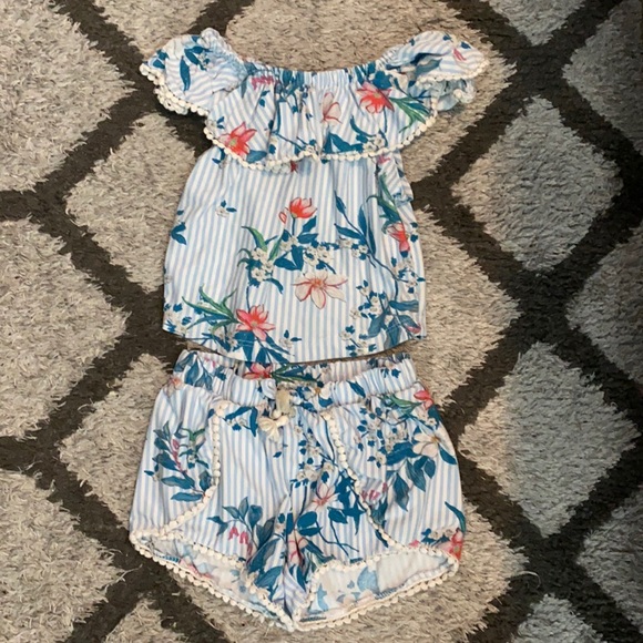 Cute Matching Shorts and Top - Picture 1 of 1